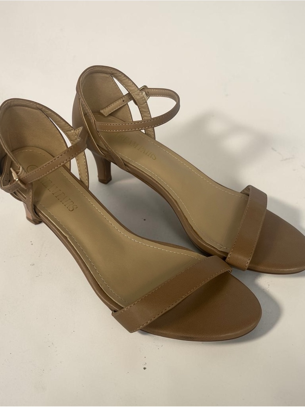 Dream Pairs Women’s Size 9 Nude Tan Ankle Strap Low Kitten Heel Sandals